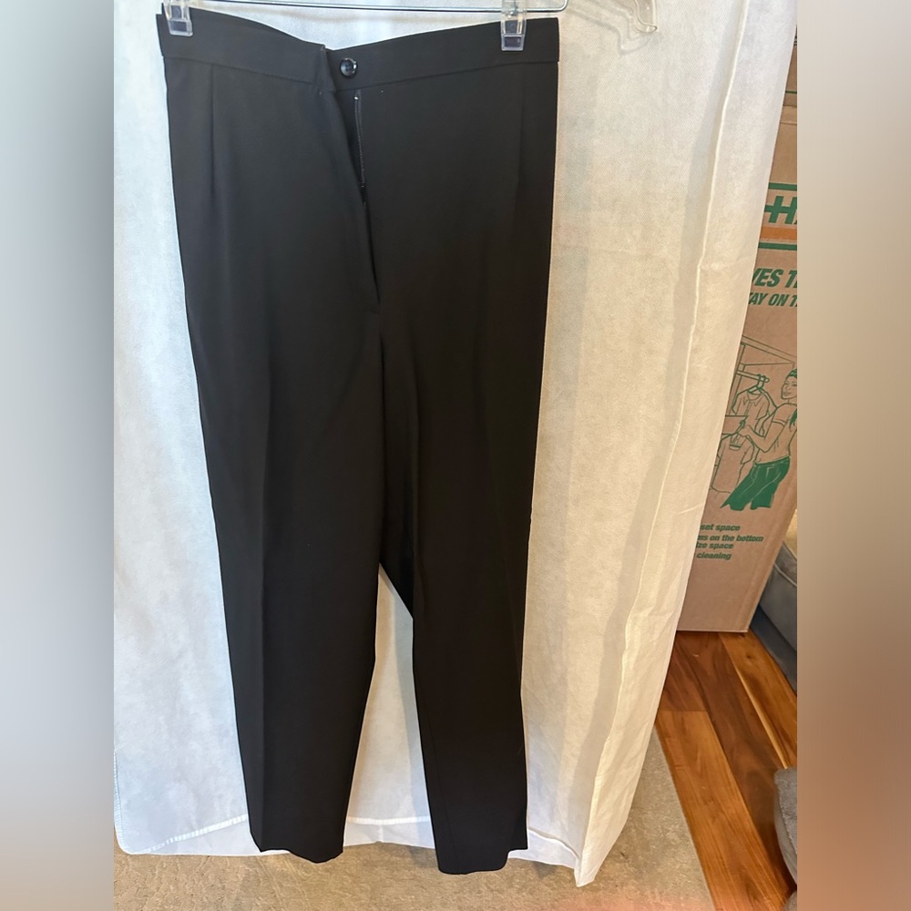 Woman black slacks 16w